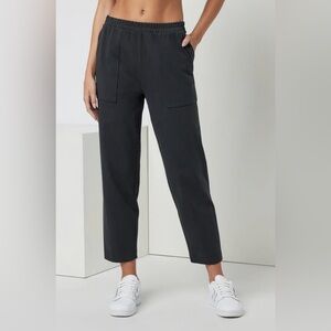 NWT VUORI-Mackenzie Pant
Size Medium
Women's Cotton Pants
Color: Washed Black